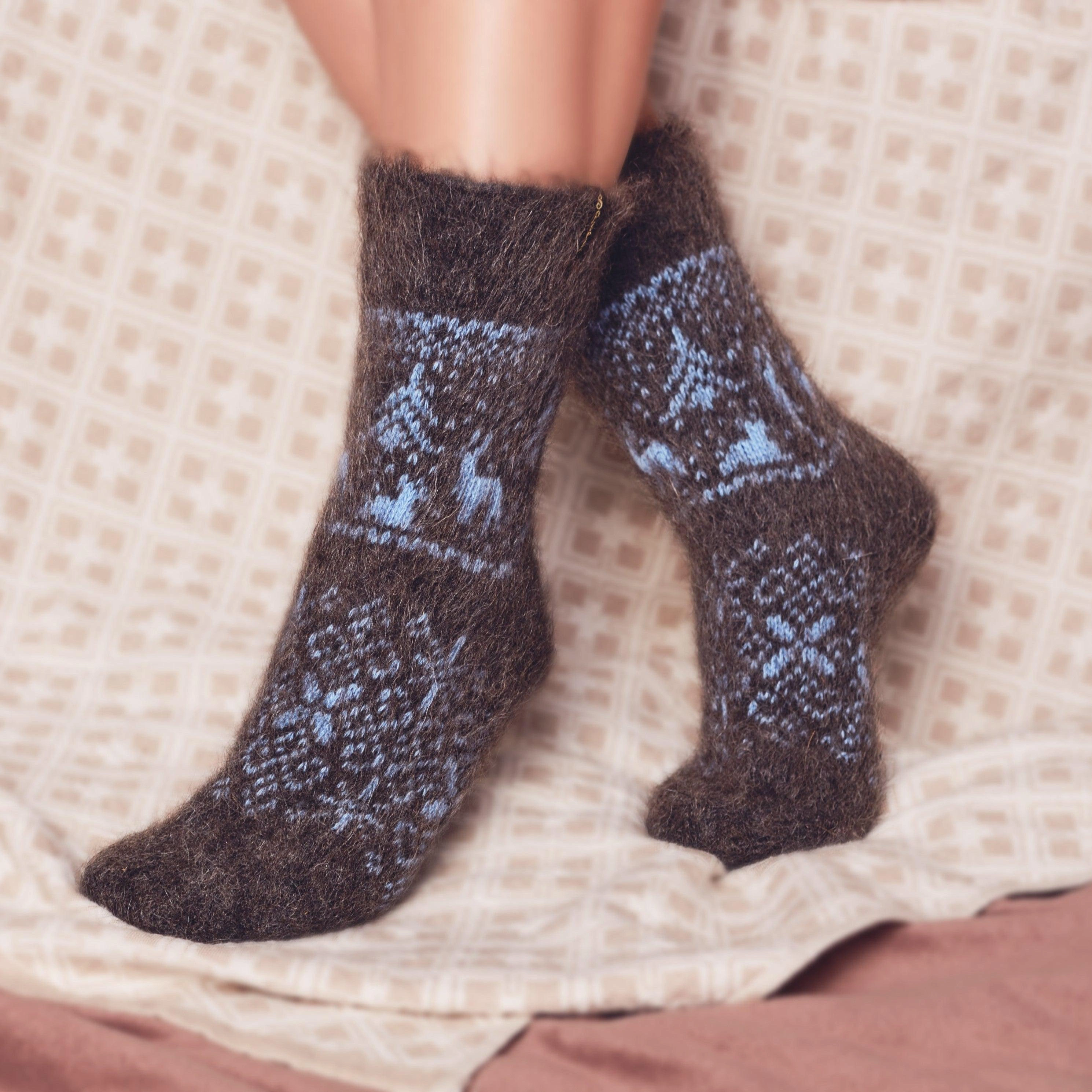 Cozy Alpine Nights: Unisex Goat Wool Crew Socks - Ultimate Comfort & Warmth!